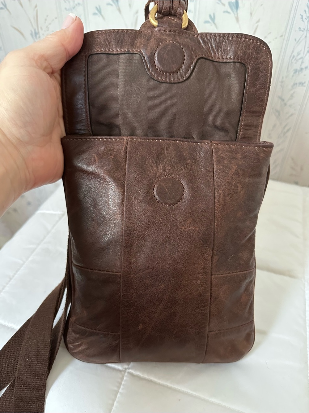 Juicy Couture Vintage Leather Crossbody - Picture 10 of 15